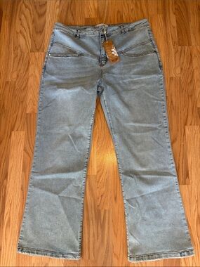 NWT DOLCEZZA Light Blue Women's Bootcut Jeans SUPER CUTE